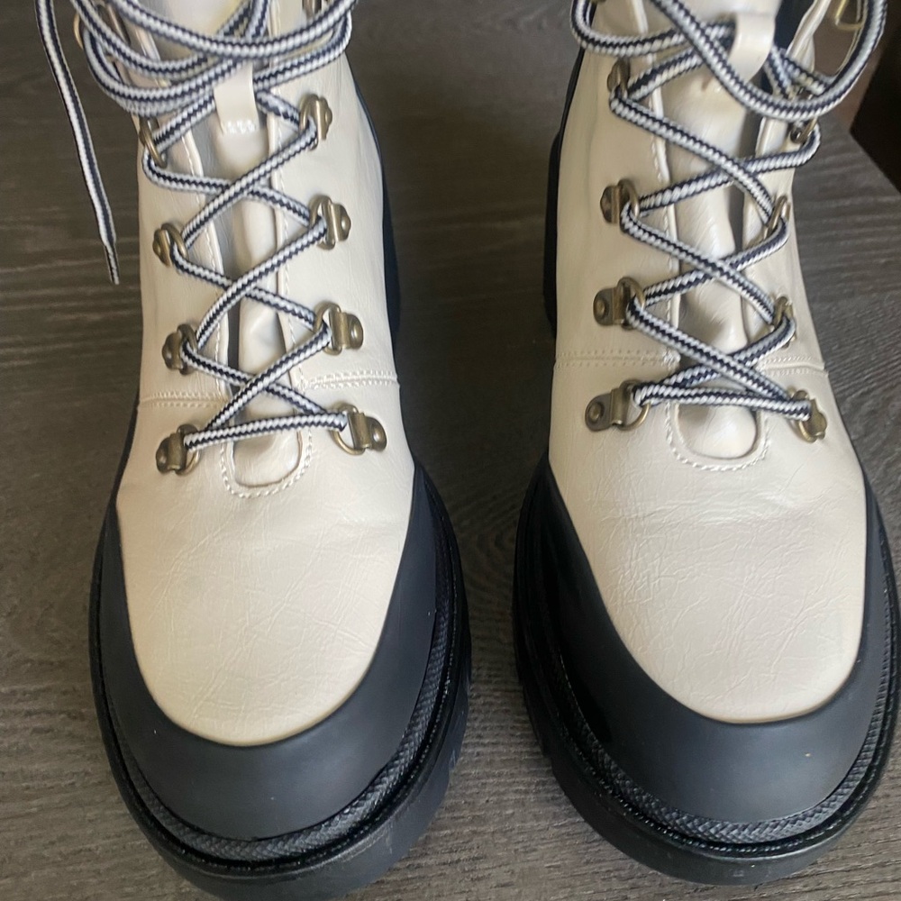 Black and creamy boot size 10